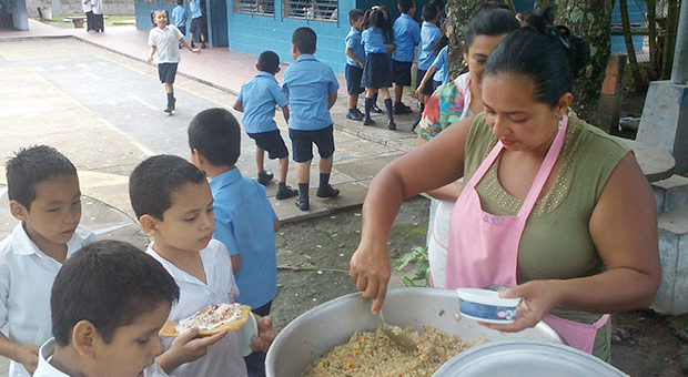 Feeding Minds and Bodies in El Salvador