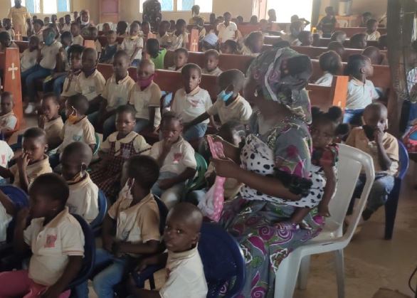 A chapel project in Nigeria has been funded by Salesian Missions donors, and is now benefitting 500 young children, 400 older youth, and 600 women and men.