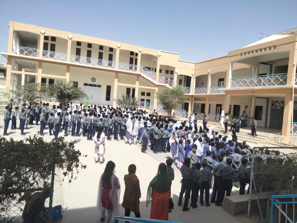 PAKISTAN: Students and teachers benefit from clean water project