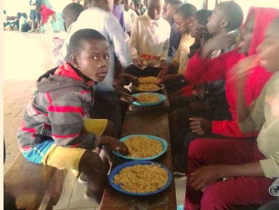 DR CONGO: Rice-meals increase student attendance