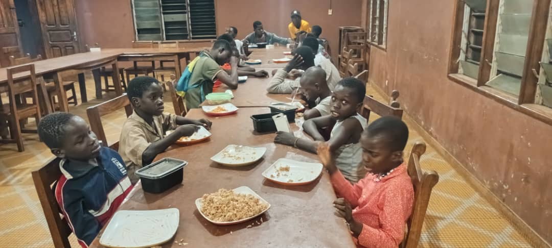 Jan 22-026 PR - BENIN: 550 youth receive healthy meals through Rise Against Hunger’s partnership with Salesian Missions